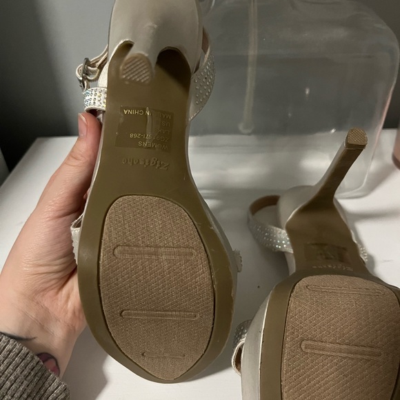 Zigi soho heels. Size 8 - Picture 2 of 3